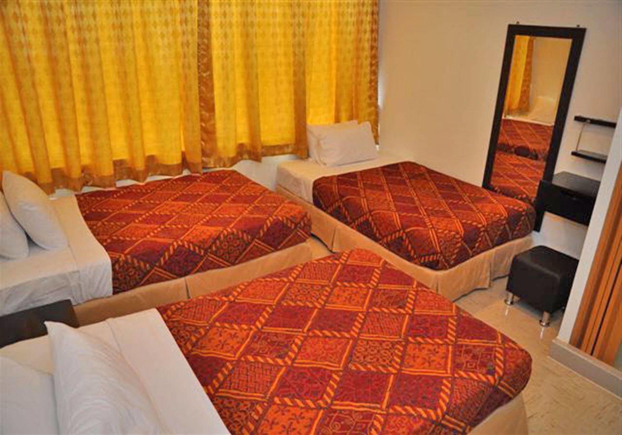 Old Budget Hotel Джордж Таун Екстериор снимка