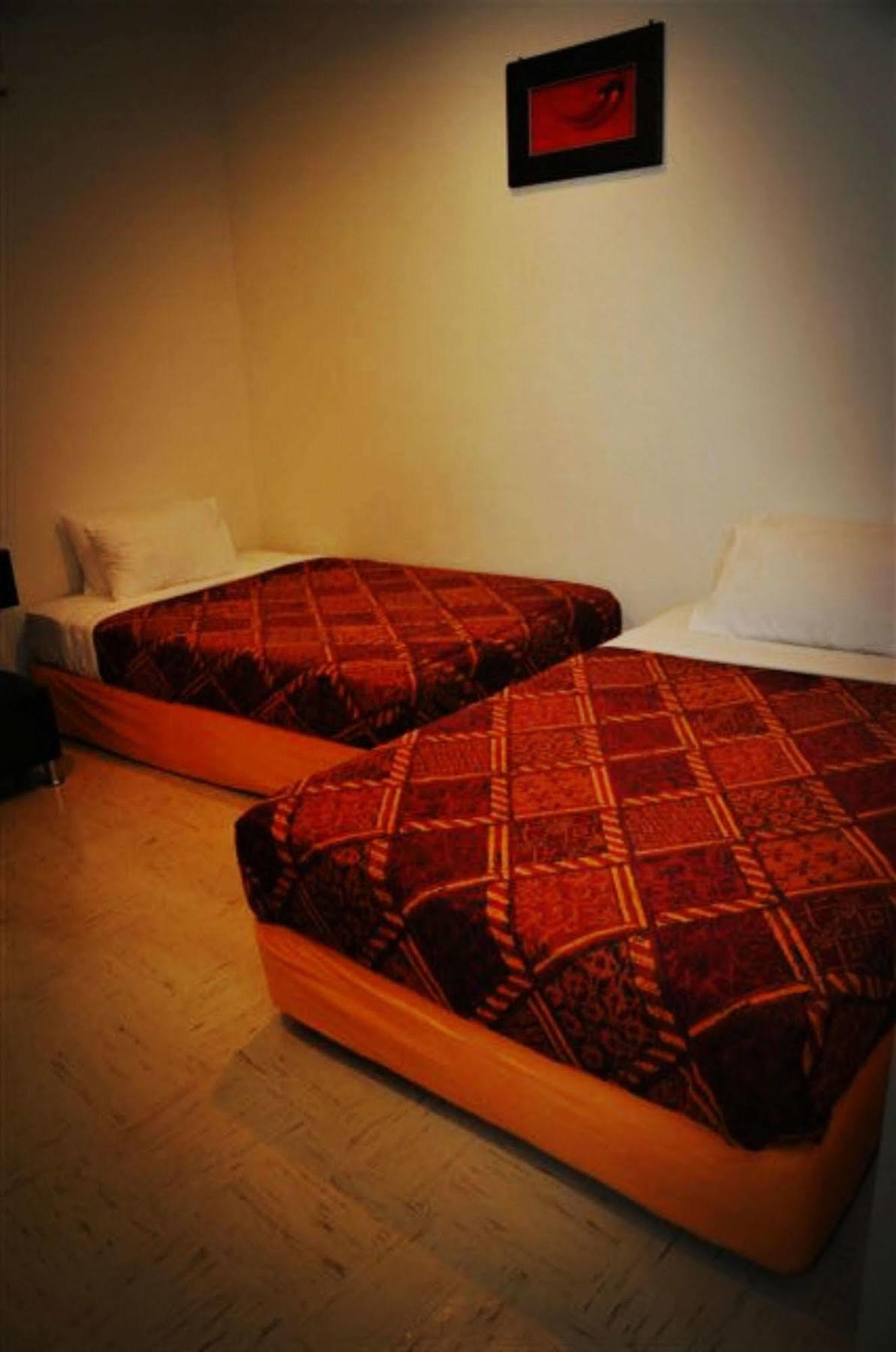 Old Budget Hotel Джордж Таун Екстериор снимка