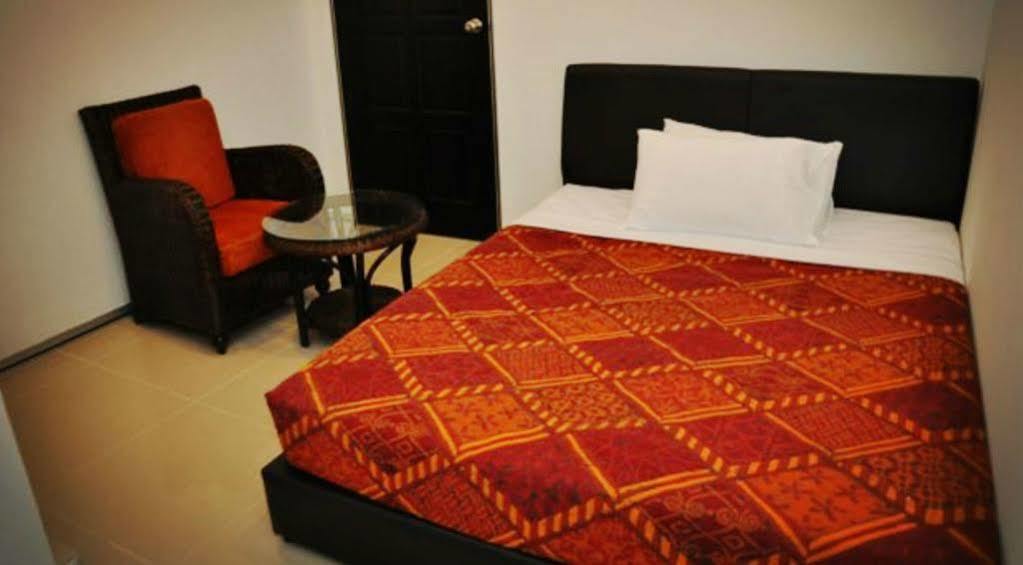 Old Budget Hotel Джордж Таун Екстериор снимка